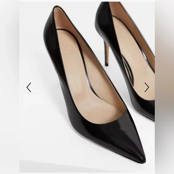 Theory City Pump in Brushed Leather